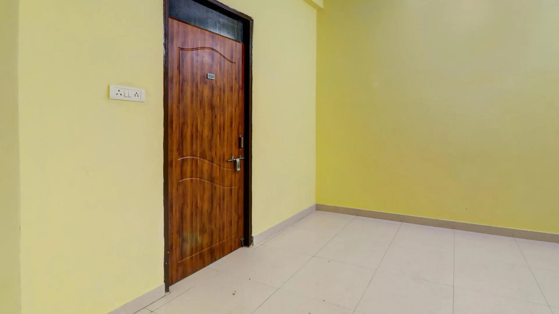 Super Hotel O Sadguru Inn Βαρανάσι