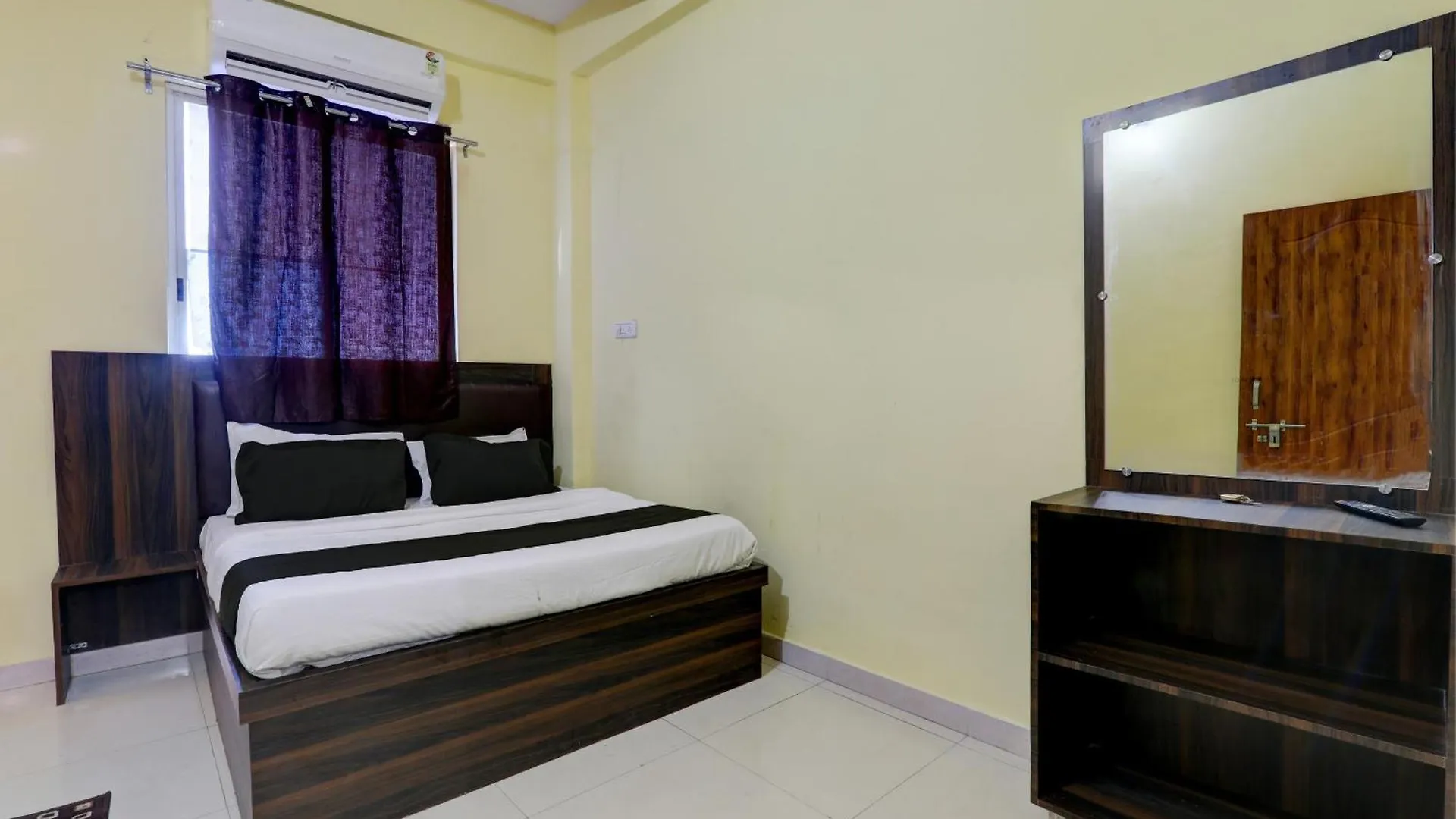 Super Hotel O Sadguru Inn Βαρανάσι