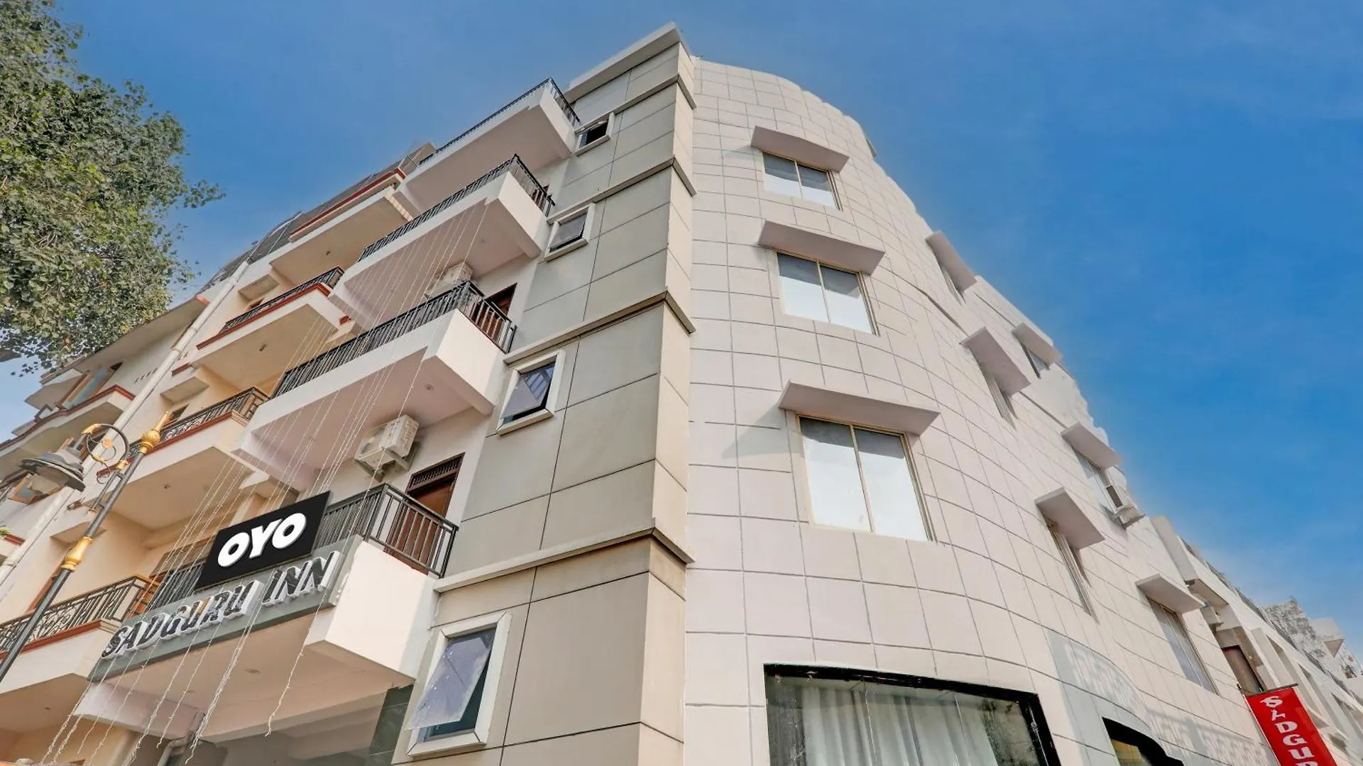 Super Hotel O Sadguru Inn Βαρανάσι
